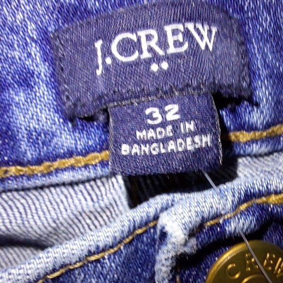 A pair of J.Crew ladies 9" demi-boot cropped jeans in a size 31. NWT - Picture 8 of 10